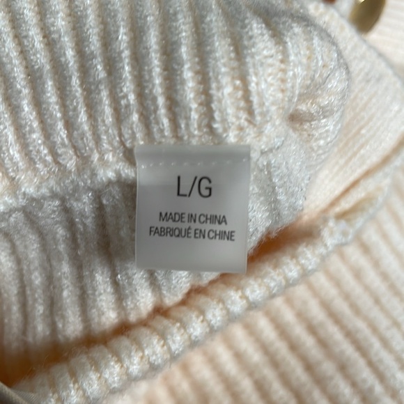 Elie Tahari Mock Neck Sweater Ivory dolman sleeves gold buttons on shoulders L - Picture 13 of 16